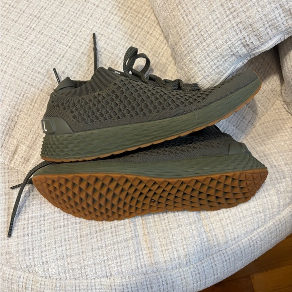 NOBULL Green Athletic Shoes Lightweight Breathable Design - Picture 2 of 4